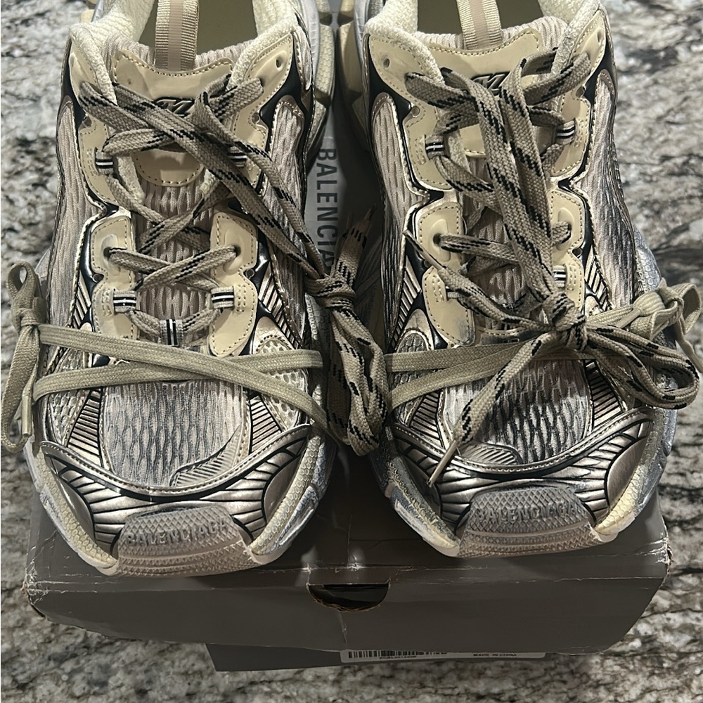 Balenciaga 3xl sneaker distressed white size 45, us 12